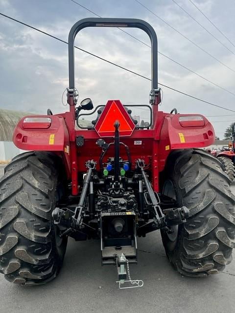 Image of Case IH Farmall 120C equipment image 3