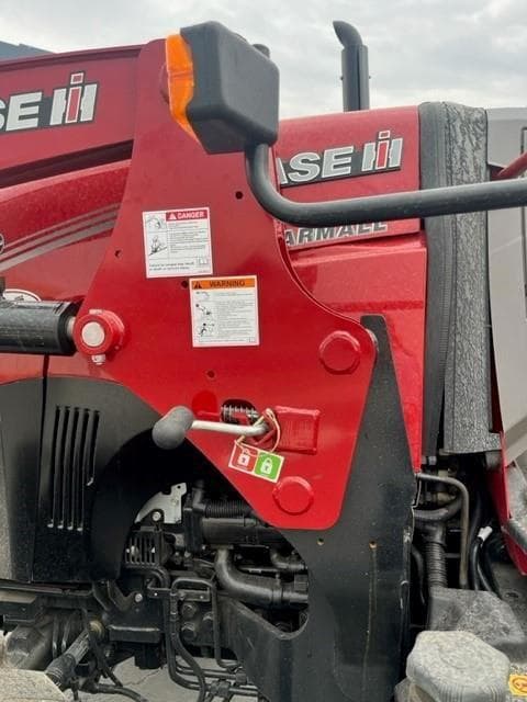 Image of Case IH Farmall 120C equipment image 4
