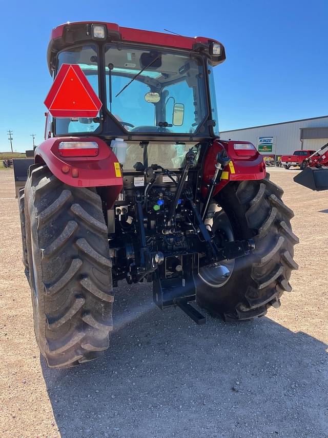 Image of Case IH Farmall 120C equipment image 3