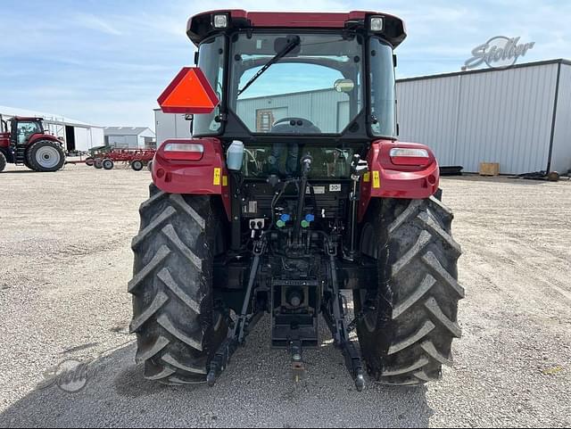 Image of Case IH Farmall 120C equipment image 3