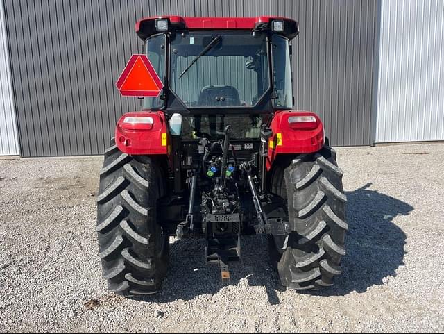 Image of Case IH Farmall 120C equipment image 3