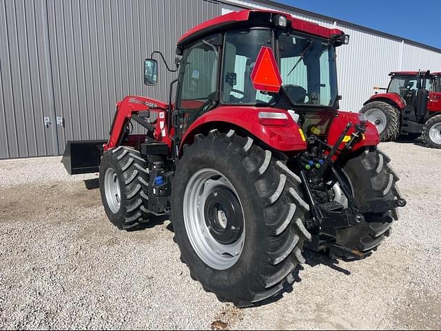 Image of Case IH Farmall 120C equipment image 4