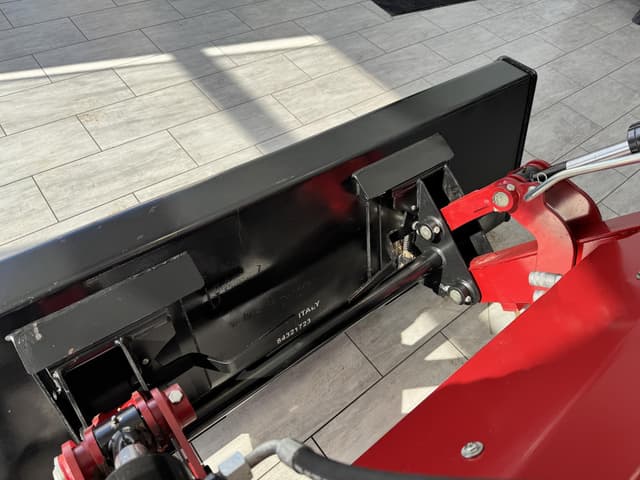 Image of Case IH Farmall 120C equipment image 3