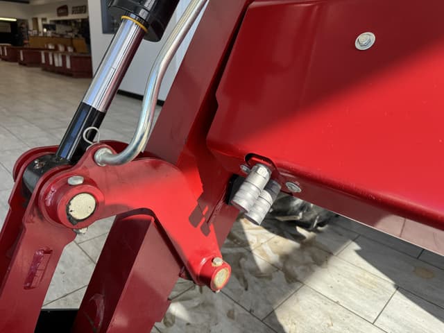 Image of Case IH Farmall 120C equipment image 4