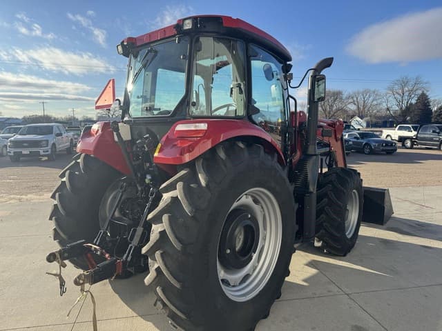 Image of Case IH Farmall 120C equipment image 3