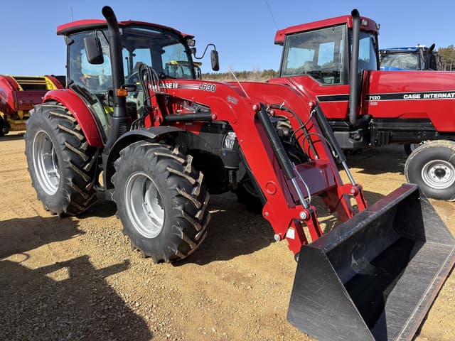 Image of Case IH Farmall 120C equipment image 2
