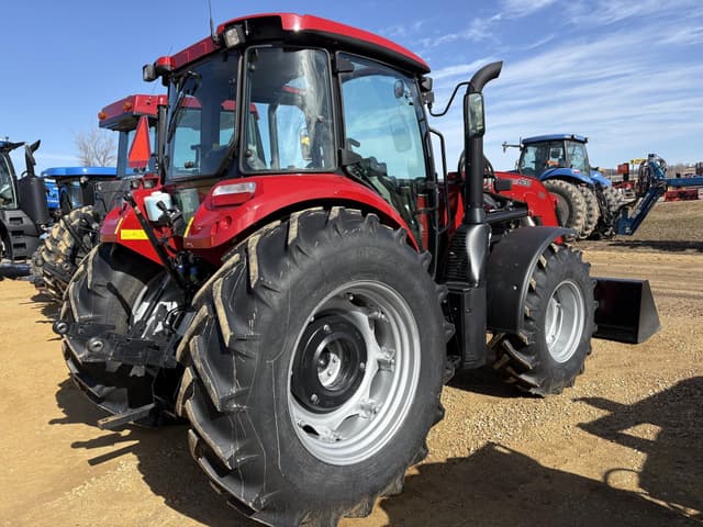Image of Case IH Farmall 120C equipment image 3