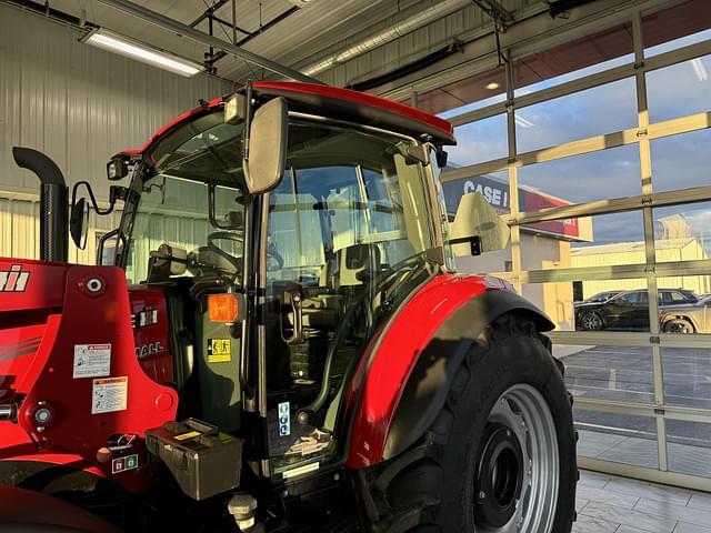 Image of Case IH Farmall 120C equipment image 4