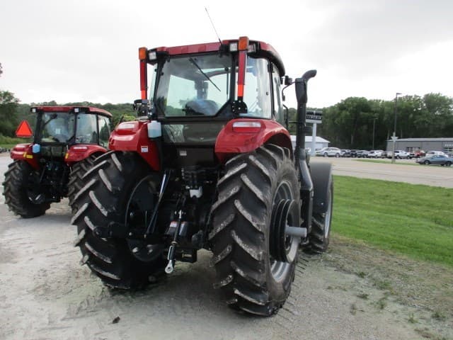 Image of Case IH Farmall 130A equipment image 3
