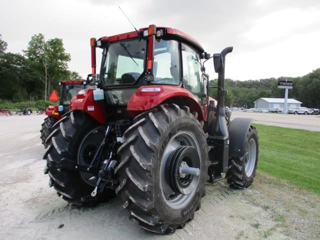 Image of Case IH Farmall 130A equipment image 1