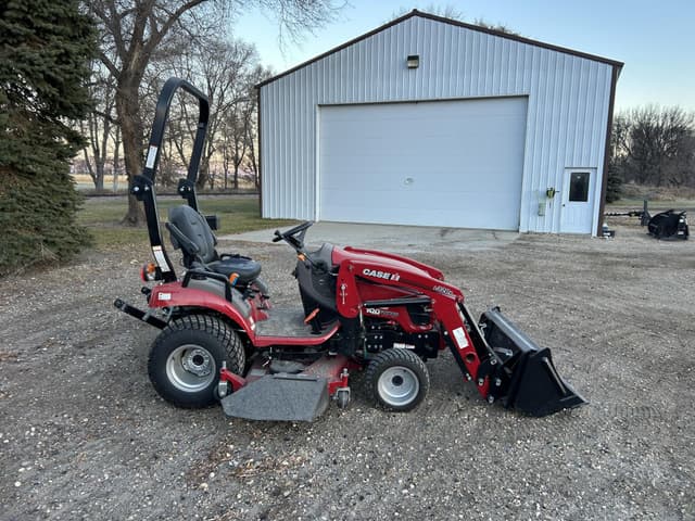 Image of Case IH Farmall 25SC equipment image 3