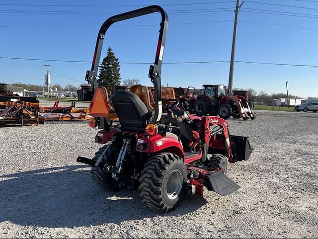 Image of Case IH Farmall 25SC equipment image 2