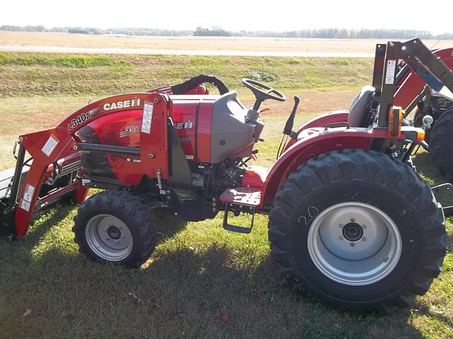 Image of Case IH Farmall 35A equipment image 3