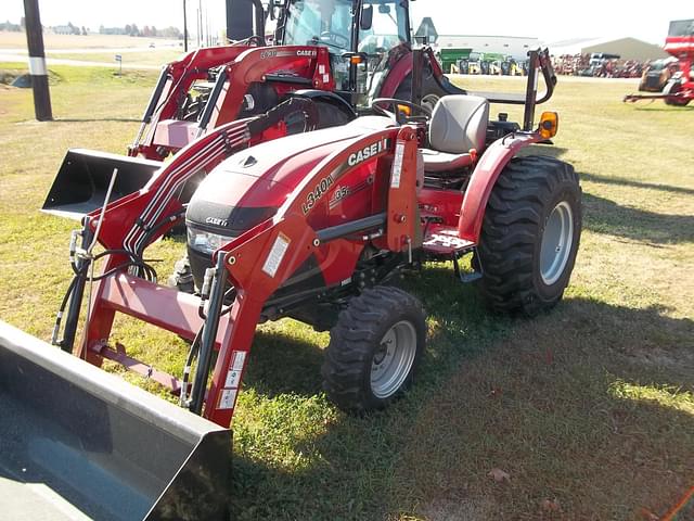 Image of Case IH Farmall 35A equipment image 2