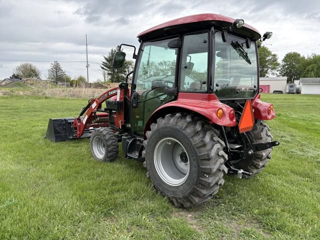 Image of Case IH Farmall 40C equipment image 4