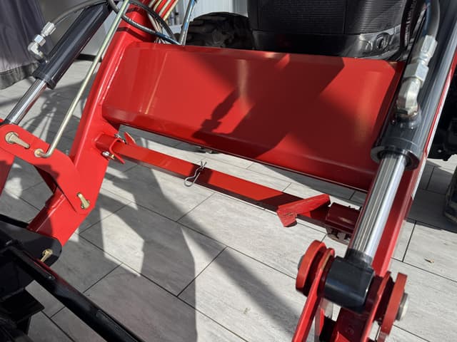 Image of Case IH Farmall 45C equipment image 3