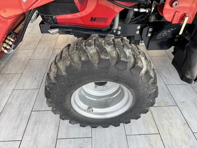Image of Case IH Farmall 45C equipment image 4