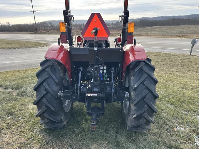 Image of Case IH Farmall 50A equipment image 4