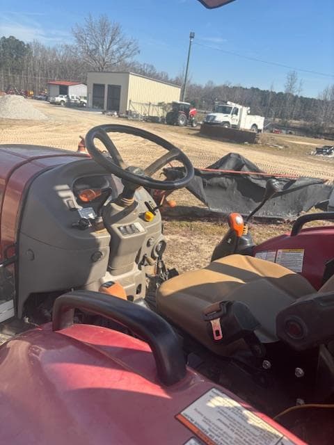 Image of Case IH Farmall 55C equipment image 3