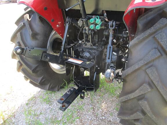 Image of Case IH Farmall 60A equipment image 2