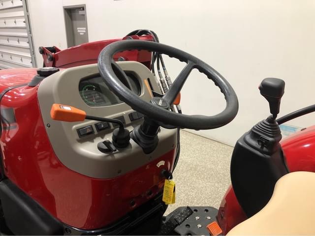 Image of Case IH Farmall 60A equipment image 4