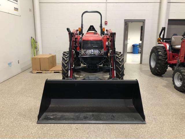Image of Case IH Farmall 60A equipment image 1