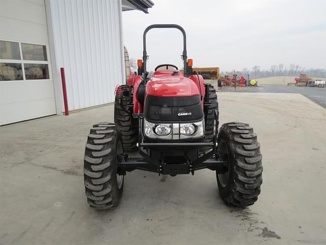 Image of Case IH Farmall 60A equipment image 3