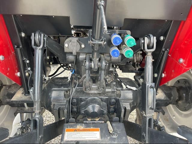 Image of Case IH Farmall 60A equipment image 4