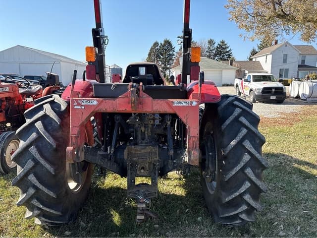 Image of Case IH Farmall 60A equipment image 3