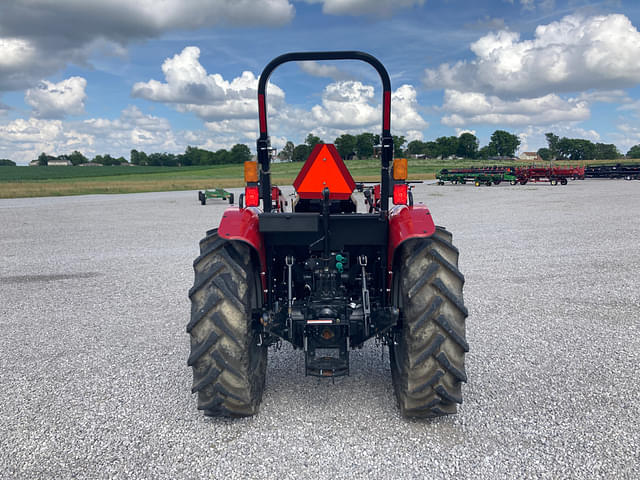Image of Case IH Farmall 60A equipment image 3