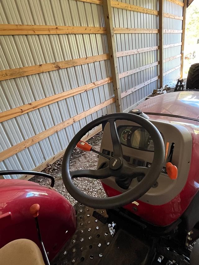 Image of Case IH Farmall 60A equipment image 1