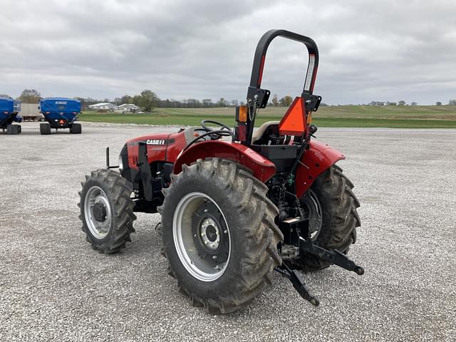 Image of Case IH Farmall 60A equipment image 4