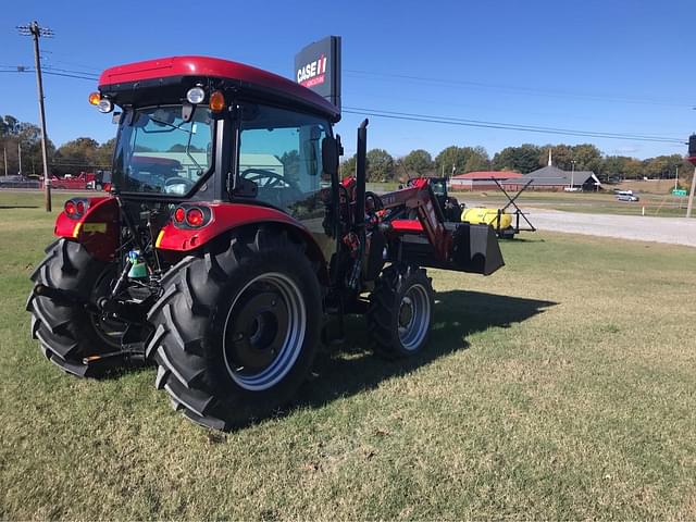 Image of Case IH Farmall 65A equipment image 2