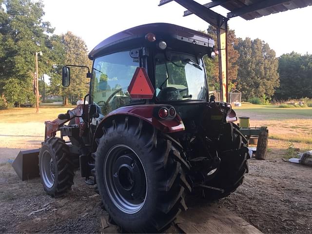 Image of Case IH Farmall 65A equipment image 4