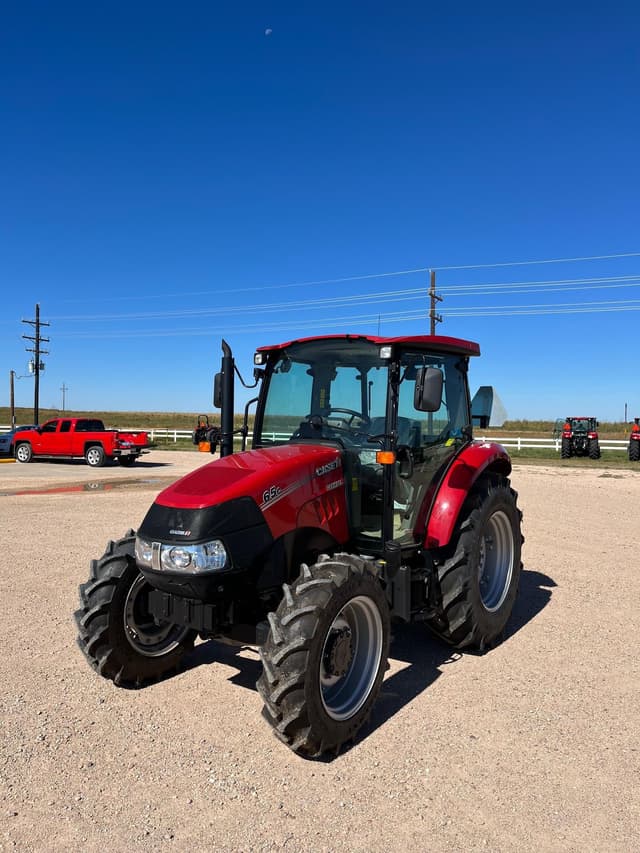 Image of Case IH Farmall 65C equipment image 3