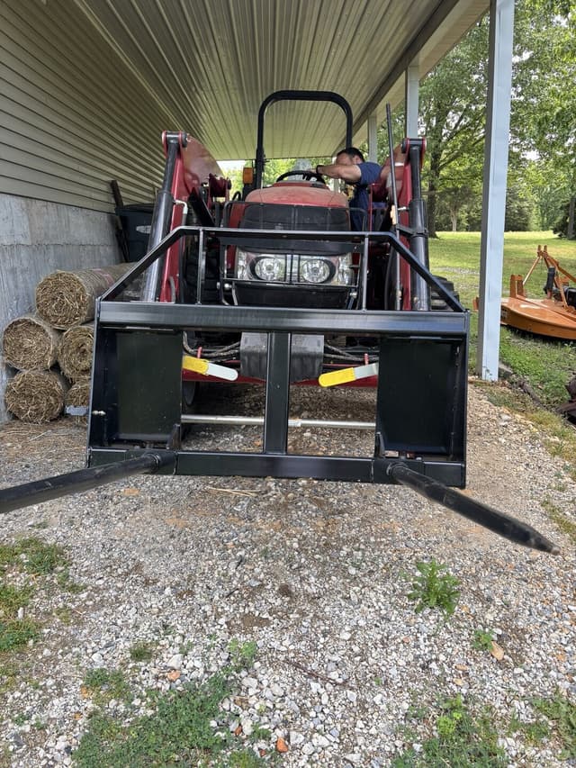 Image of Case IH Farmall 70A equipment image 4
