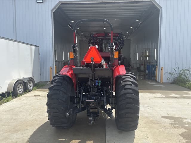 Image of Case IH Farmall 70A equipment image 3