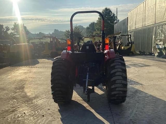 Image of Case IH Farmall 70A equipment image 3