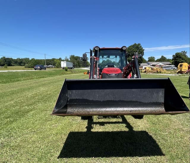 Image of Case IH Farmall 75A equipment image 4