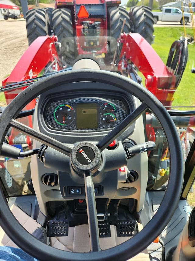 Image of Case IH Farmall 75C equipment image 3