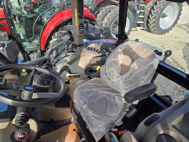 Image of Case IH Farmall 75C equipment image 4