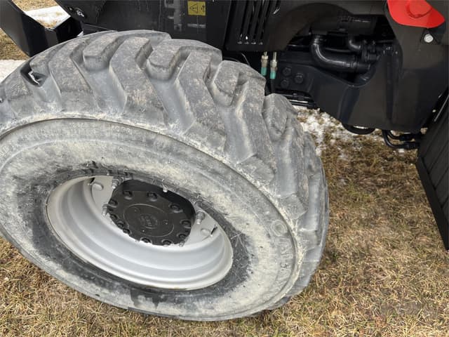 Image of Case IH Farmall 75C equipment image 4