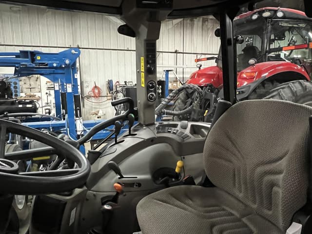 Image of Case IH Farmall 75C equipment image 2