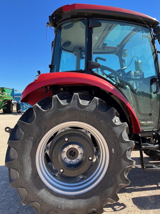 Image of Case IH Farmall 75C equipment image 2