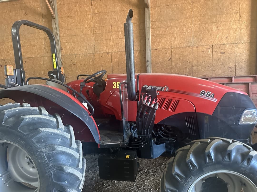 Image of Case IH Farmall 95A Image 1