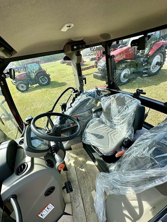 Image of Case IH Farmall 120A equipment image 3