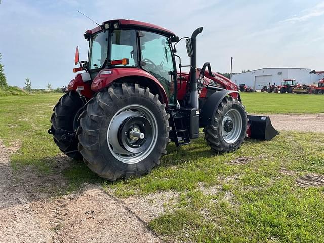 Image of Case IH Farmall 140A equipment image 1