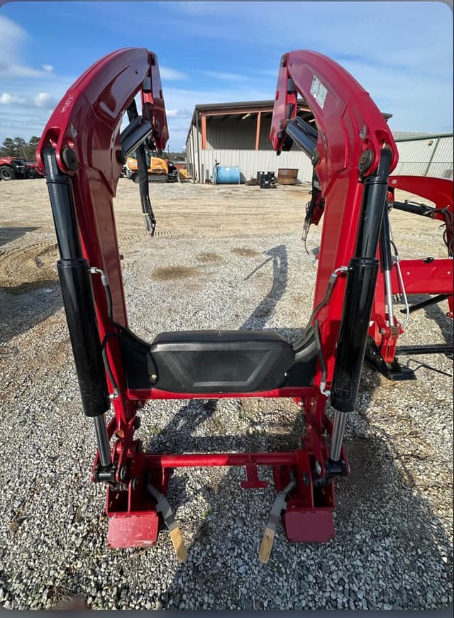 Image of Case IH L104 equipment image 2