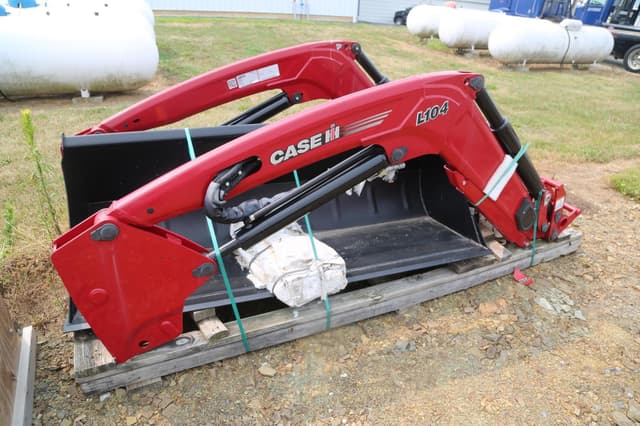 Image of Case IH L104 equipment image 1