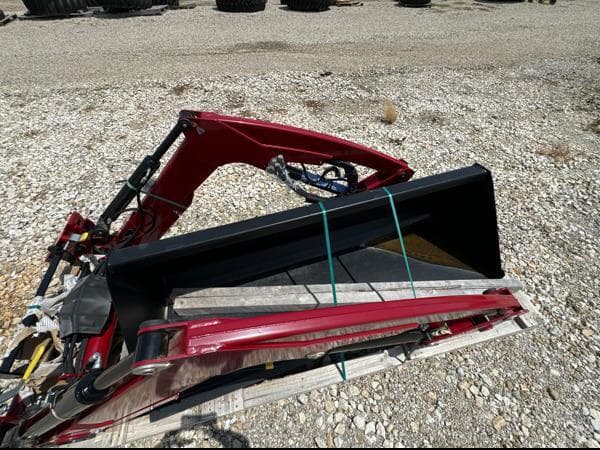 Image of Case IH L575 equipment image 1